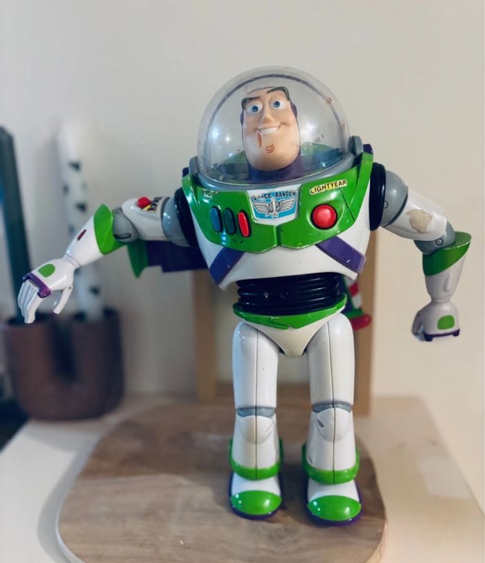 Grand jouet figurine  buzz l éclair toys story - photo numéro 2