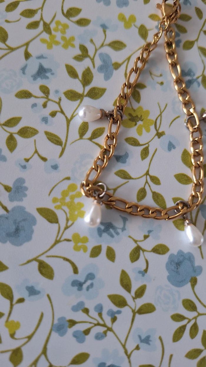 Bracelet fantaisie doré avec breloques - photo numéro 3