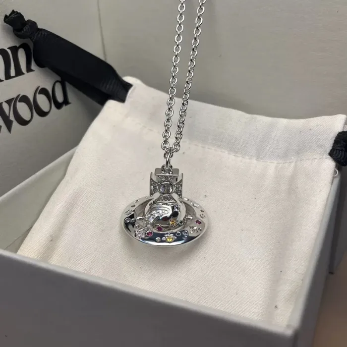 🪐Collier Vivienne Westwood Orbite argenté avec étoiles colorées - photo numéro 4