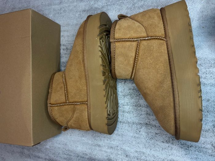 Bottes UGG Classic Ultra Mini - photo numéro 4