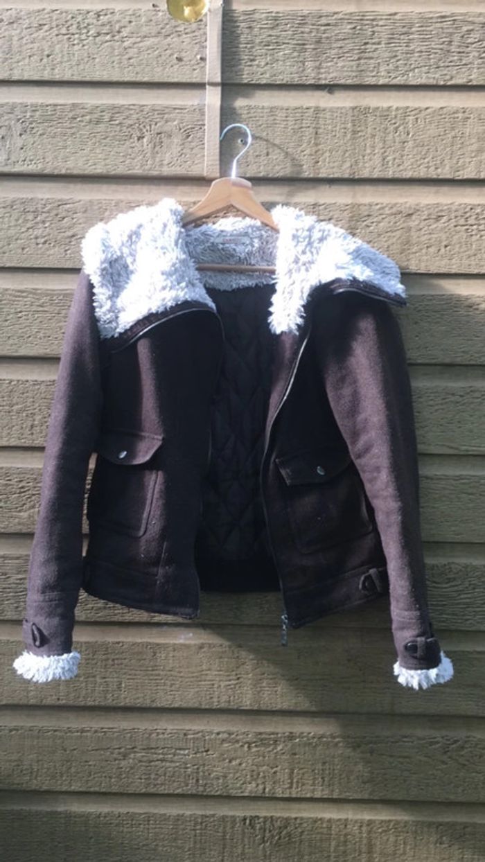 Joli blouson en fausse fourrure - photo numéro 2