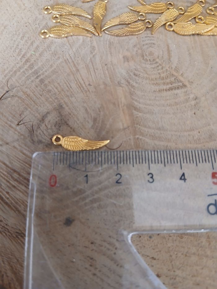 Lot de 22 breloques ailes d’anges doré - photo numéro 3