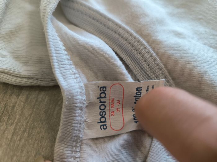 Lot bodys 3 ans - photo numéro 4