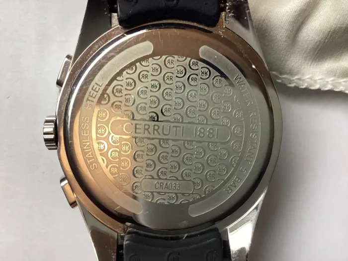 Montre Chrono Cerruti. Pile neuve. - photo numéro 4