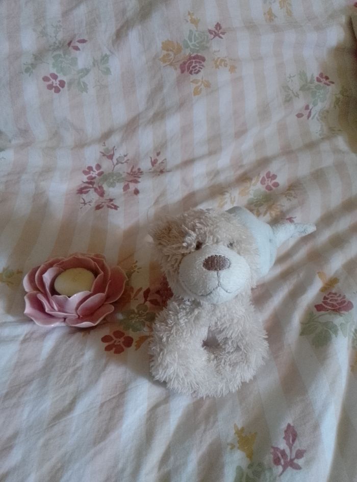 Hochet peluche ourson