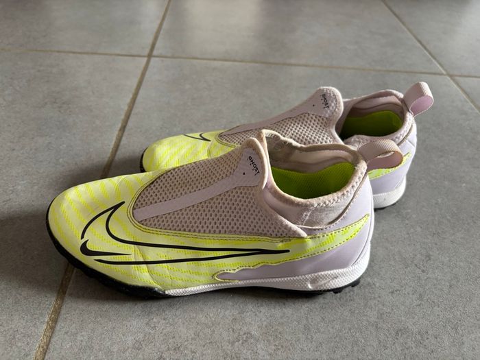 Chaussures de foot synthétique Nike Phantom – Taille 37,5 - photo numéro 3