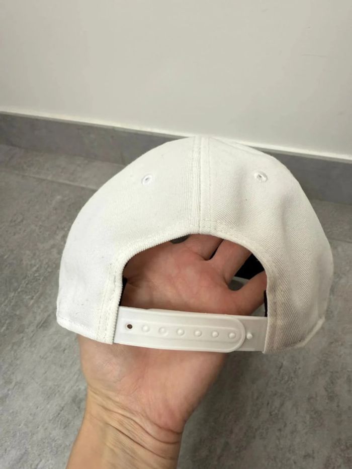 Casquette Nike blanche et noir logo brodé en super état - photo numéro 5