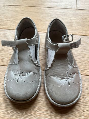 Chaussure argenté dpam taille 29 était satisfaisant