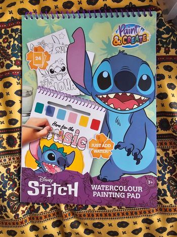 Cahier de stitch à peindre disney