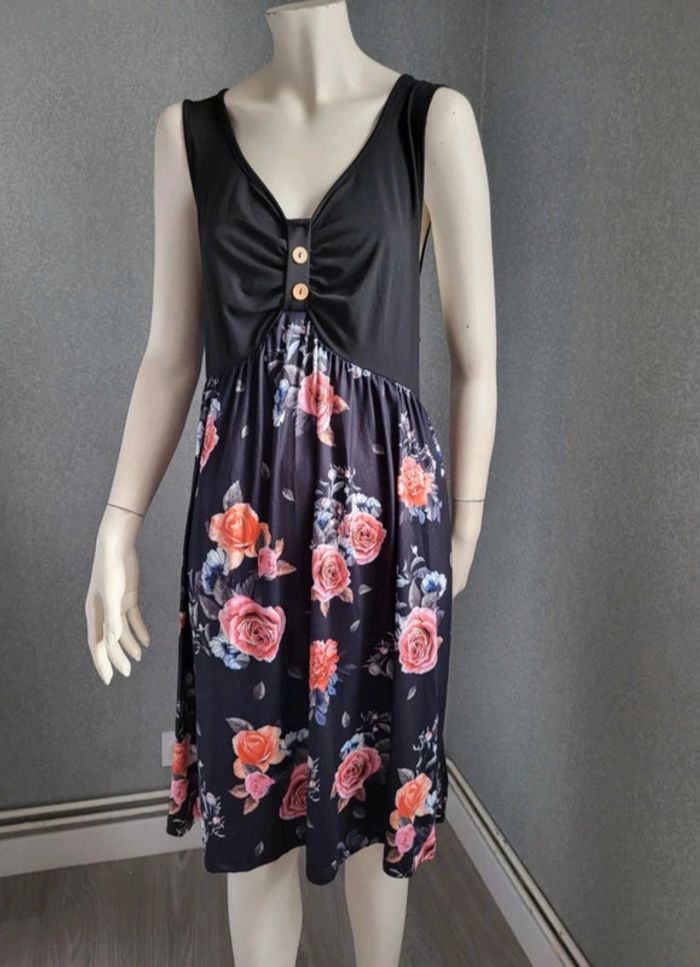 Belle robe midi neuve 2XL. - photo numéro 2