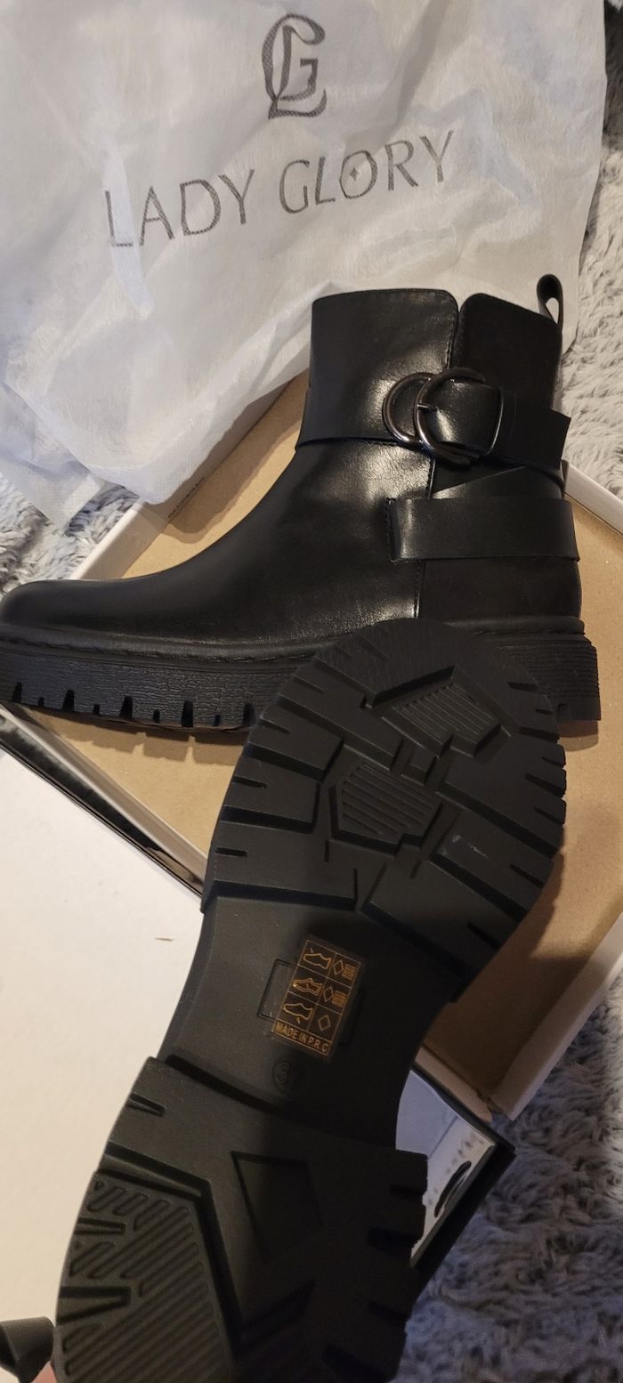 Boots noires - photo numéro 4