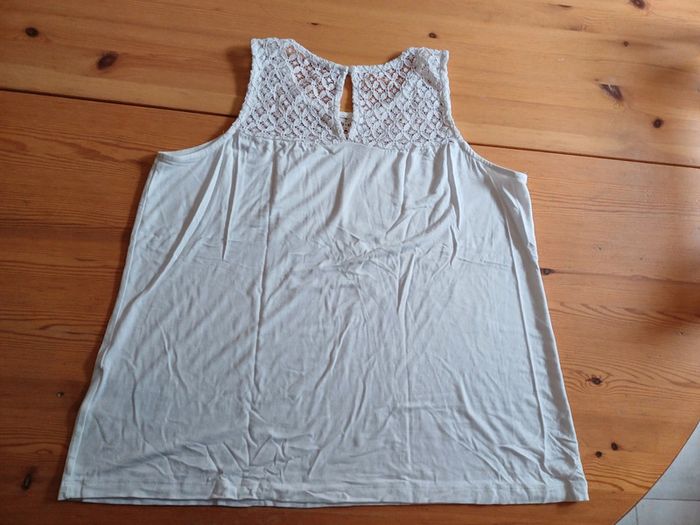 Débardeur à dentelle - photo numéro 2