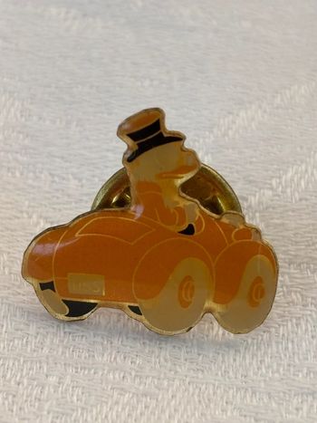 Pin’s vintage Walt Disney - Picsou en voiture