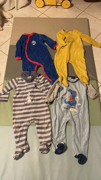 Lot de 4 pyjamas 12 mois