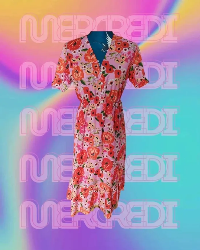 Robe d'été tons roses et rouges fleurie