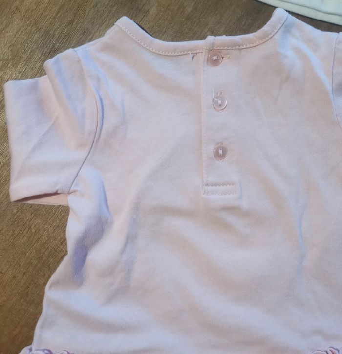 Lot neuf tee-shirt 6mois fille đ¶jumeaux - photo numĂ©ro 4