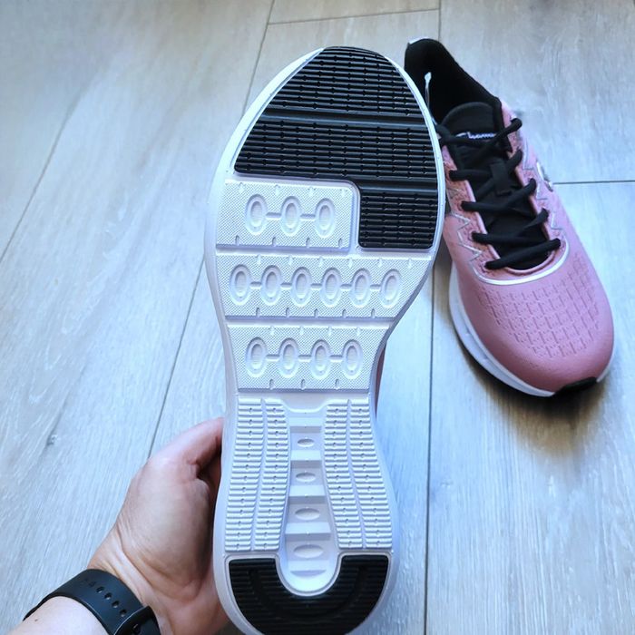 Magnifique paire de basket w nimble, couleur vieux rose violet. Neuve.  Taille 39. Marque champion - photo numéro 5