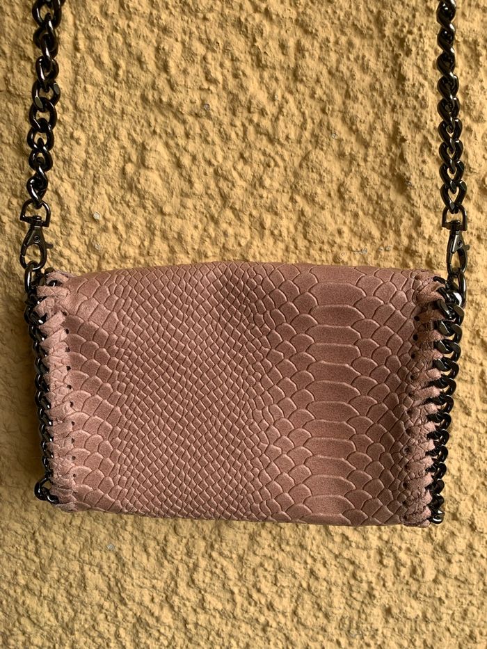 Petit sac en cuir italien avec finition effet python - photo numéro 1