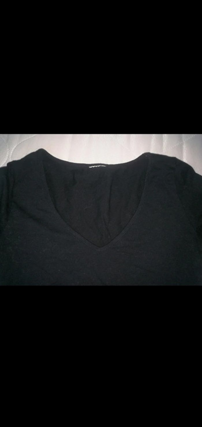 Tee shirt noir col V manches aux coudes taille 34/36 - photo numéro 2