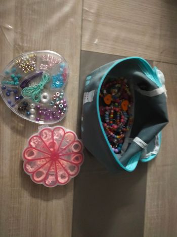 Bijoux enfant , boite à élastiques pour cheveux, boite pour réaliser des bracelets
