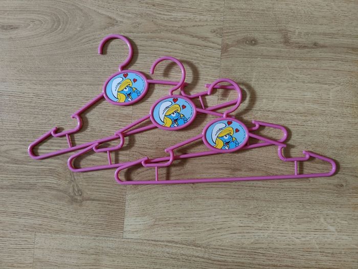 Lot cintres Schtroumpfette