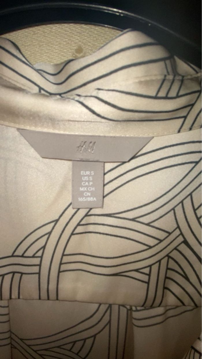 chemise blanche et noir