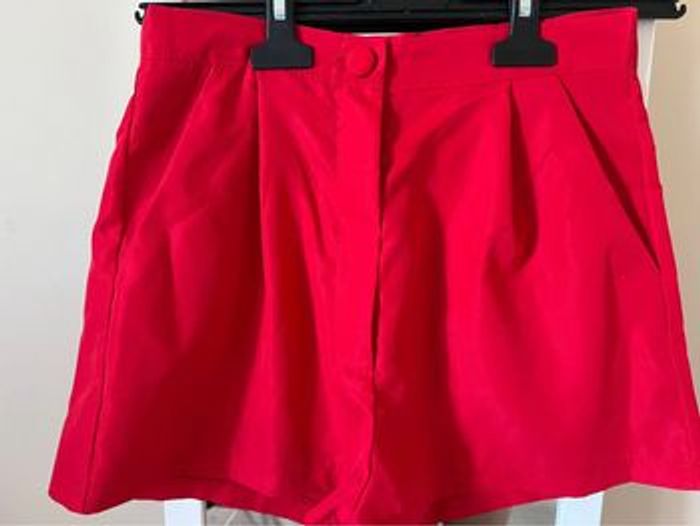 Short rouge taille haute - photo numéro 2