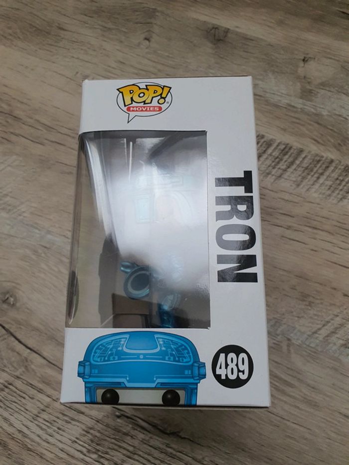 Funko pop tron #489 version chase GITD - photo numéro 3
