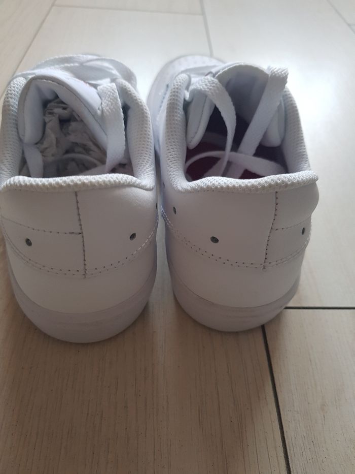 Superbe baskets Jordan blanches pointure 36,5 neuve - photo numéro 6