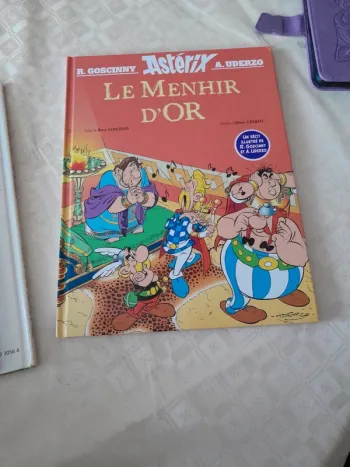 Asterix et le menhir d'or