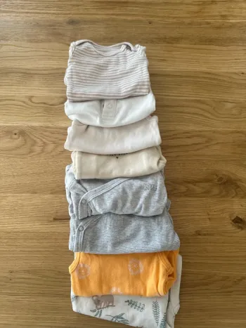 Lot de 8 bodies