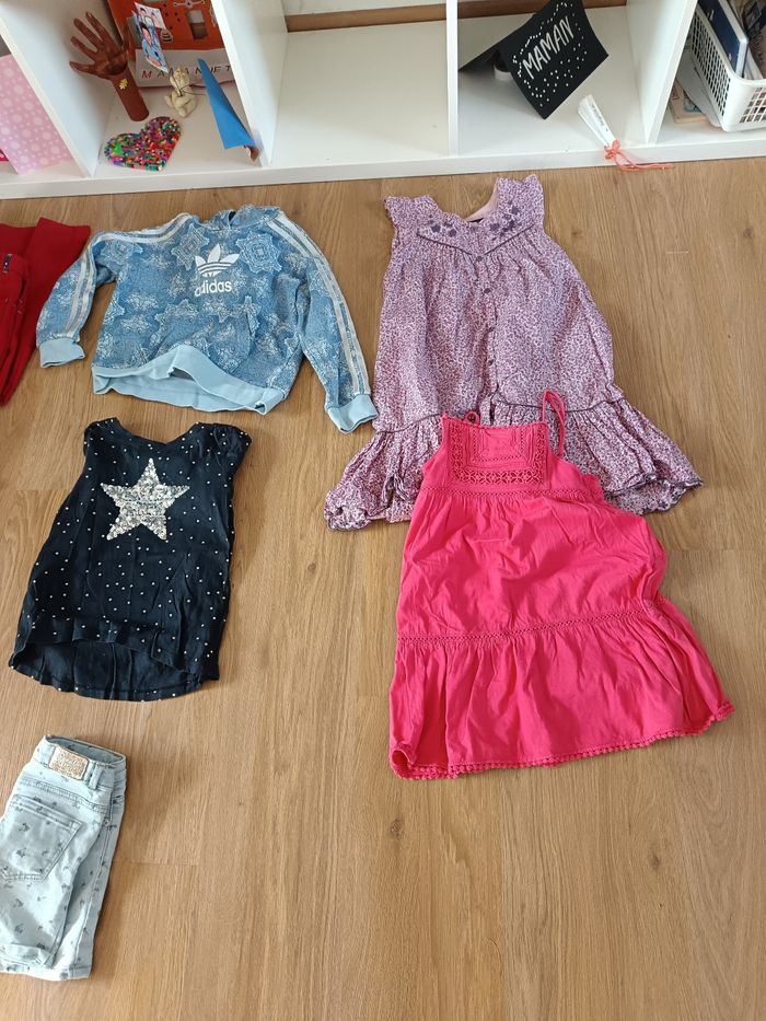 Lot de vêtements fille 7 ans - photo numéro 3