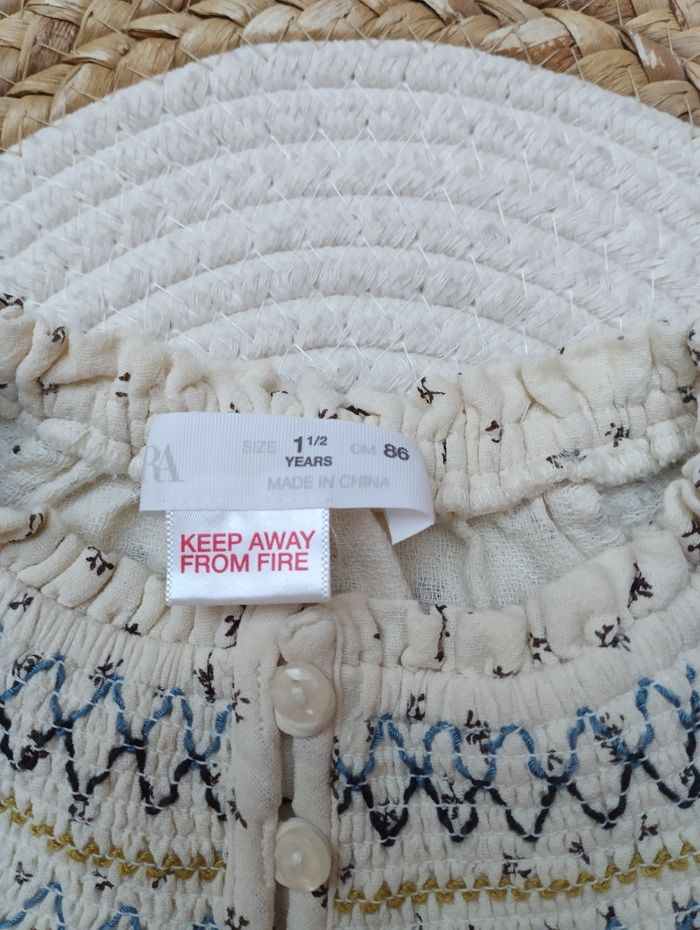 Blouse Zara fille 86cm - photo numéro 2