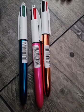 Lot Bic 4 couleurs