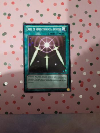 Épées de révélation de la lumière