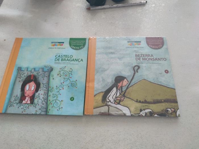 2 albums avec CD en portugais - photo numéro 2