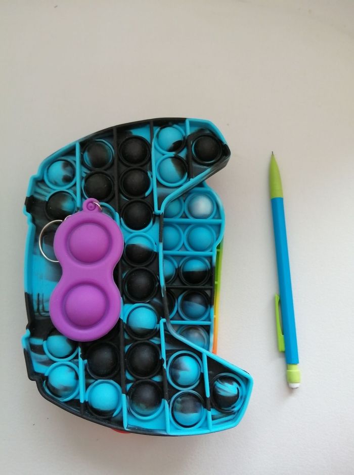 Lot de 3 "Pop It" + "pop it" porte clefs - photo numéro 2