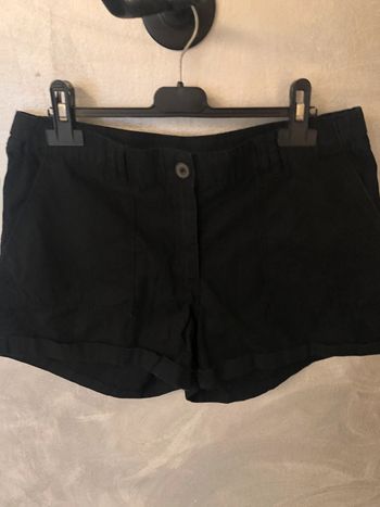 Short femme noir taille 40 H&M