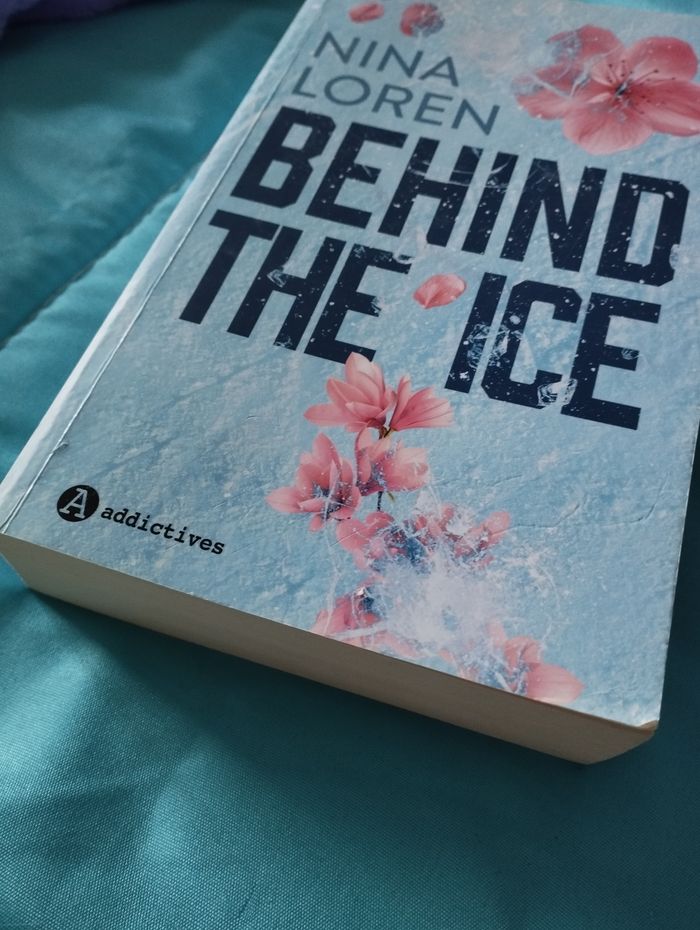 Livre roman Behind the ice de Nina Loren