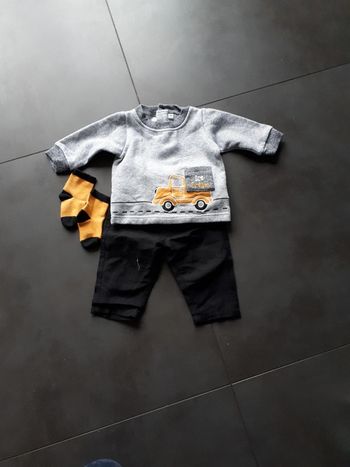 Ensemble 3 pièces sweat chaud pantalon élastiqué chaussettes 6 mois