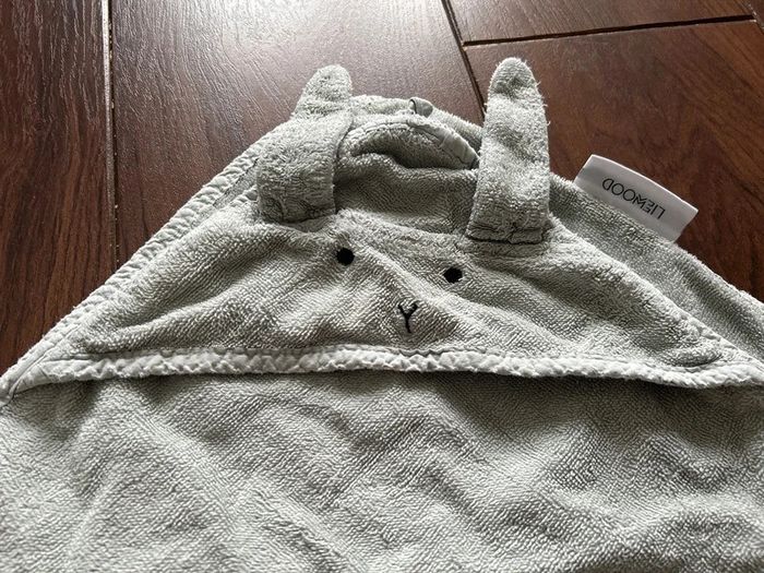 Cape de bain à capuche Liewood vert amande - photo numéro 3