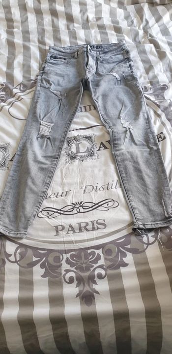 Jean troué Pull&Bear taille 40
