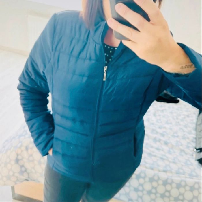 🌼doudoune légère marine taille L🌼