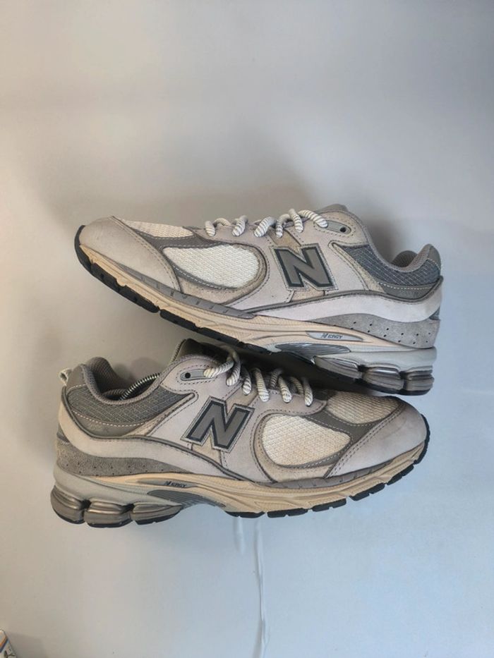 Baskets New Balance 2002r grises grey pocket pointure 42 très bon état - photo numéro 2