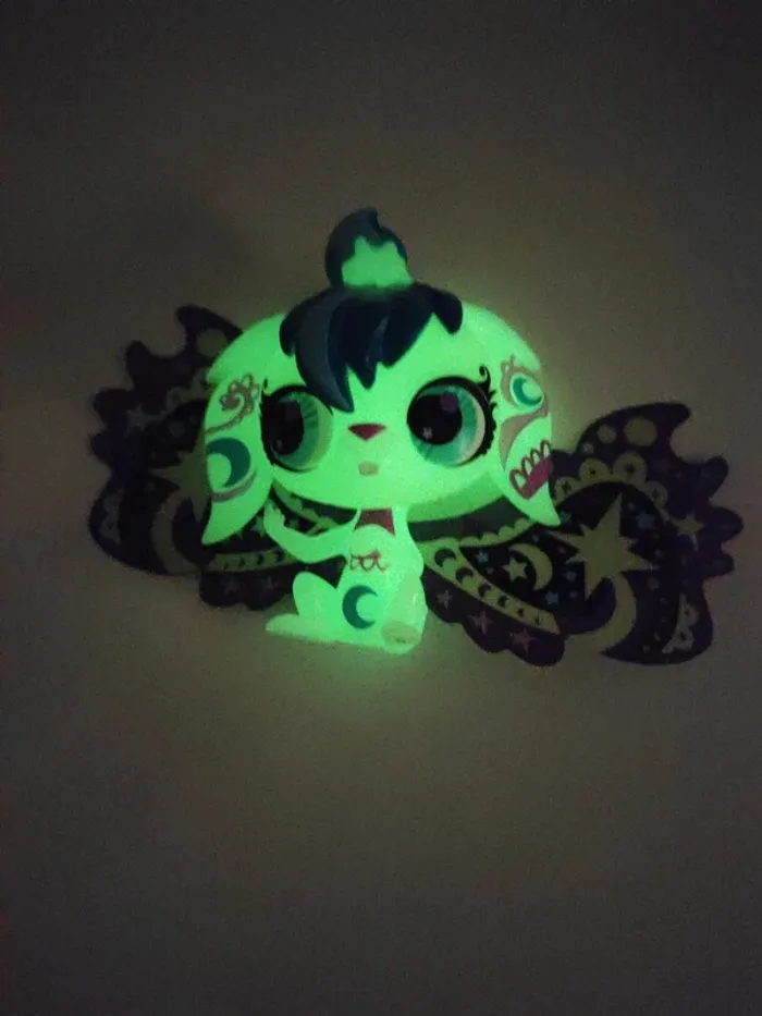 Little petshop brille dans le noir - photo numéro 5