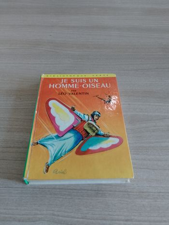 Je suis un homme-oiseau, bibliothèque verte