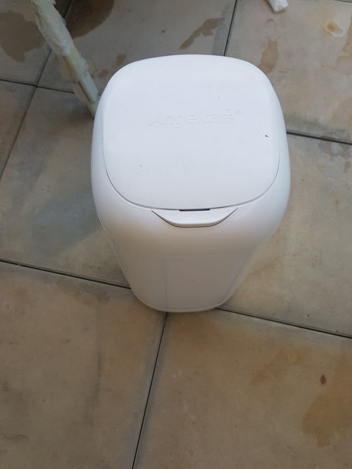 Lot poubelle à couches et anneau de bain - photo numéro 2