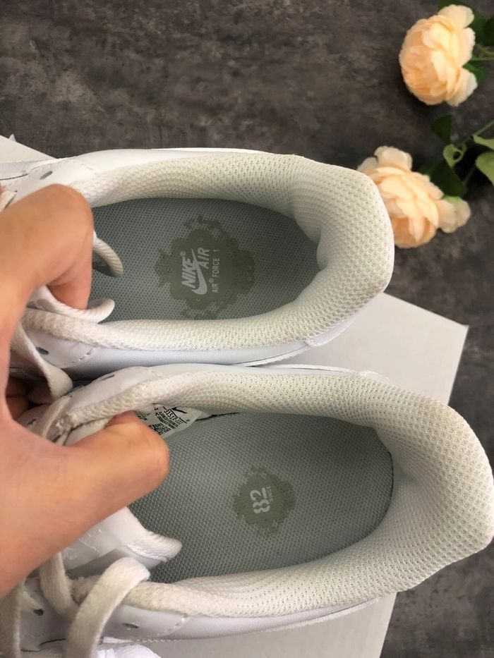 Nouveau Nike Air Force 1 Low Blanc Taille 45 - photo numéro 5