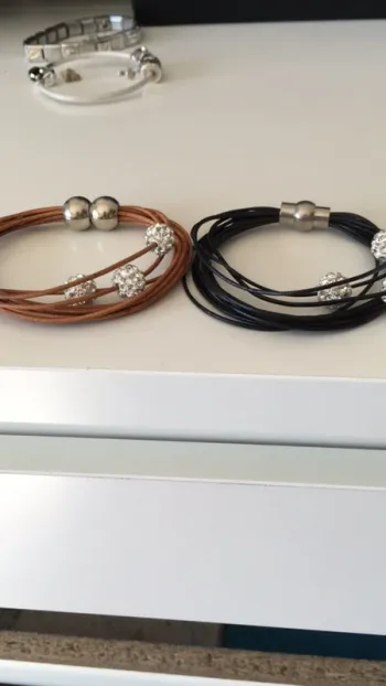 Lot 2 bracelets
