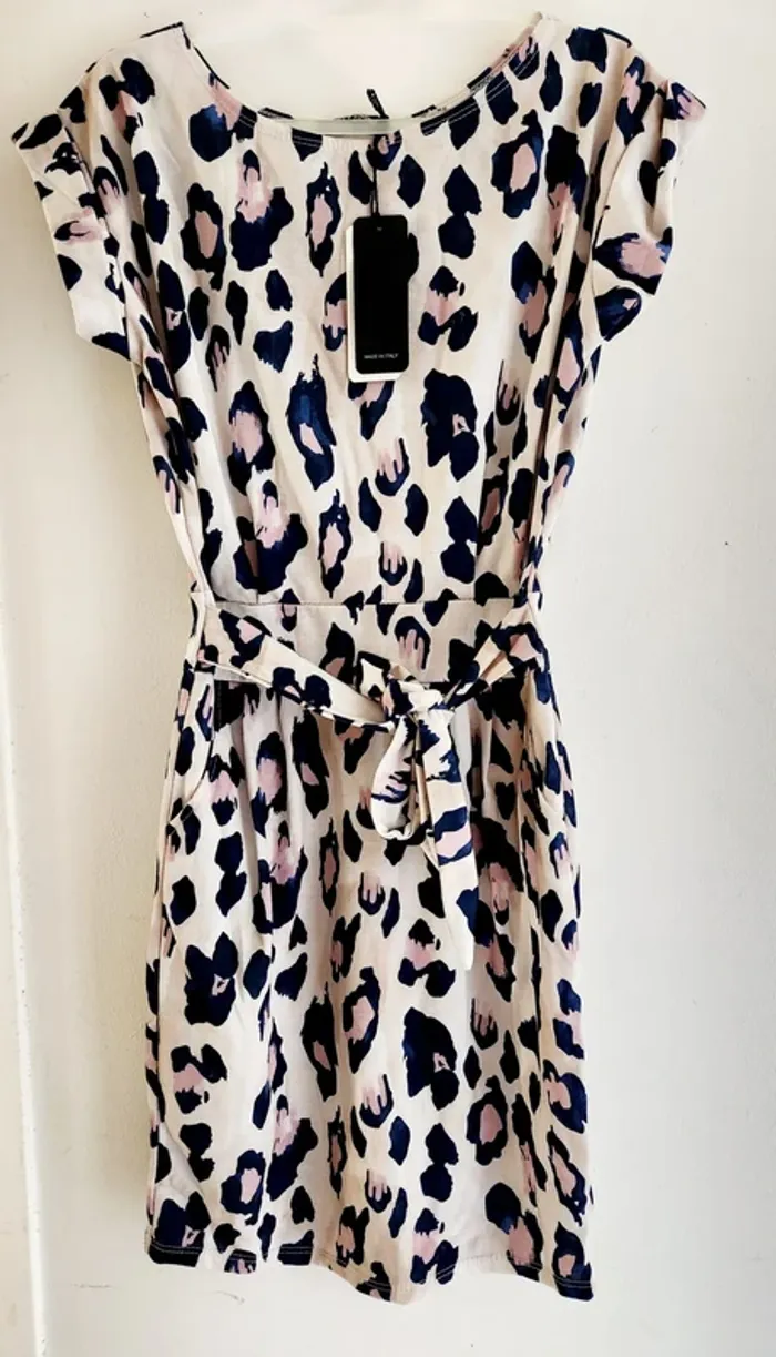 Robe léopard ceinturée – Jolifly & Justine Y – S/M neuve - photo numéro 4